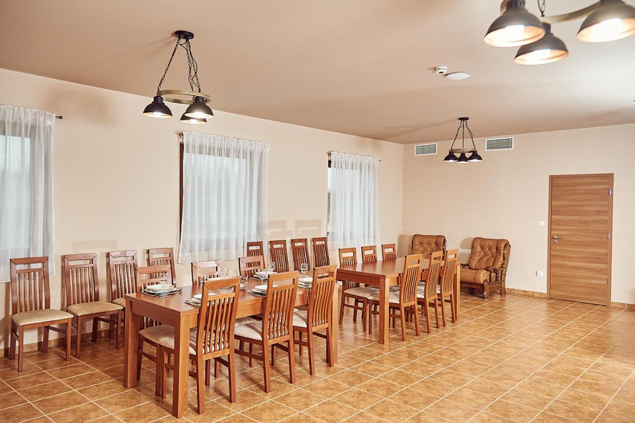 Hotel Vadvirag Vendeghaz Izsák Zewnętrze zdjęcie