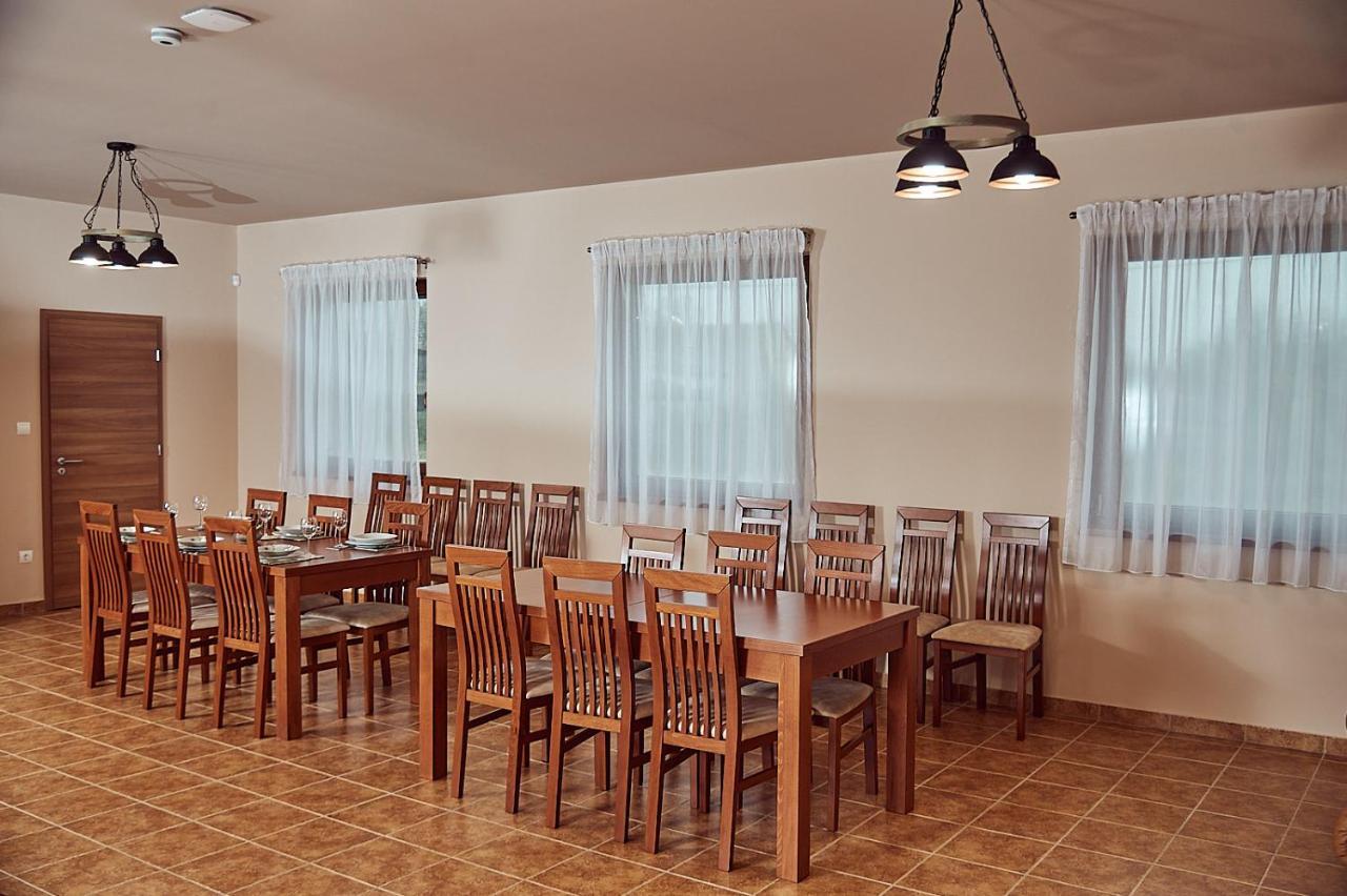 Hotel Vadvirag Vendeghaz Izsák Zewnętrze zdjęcie